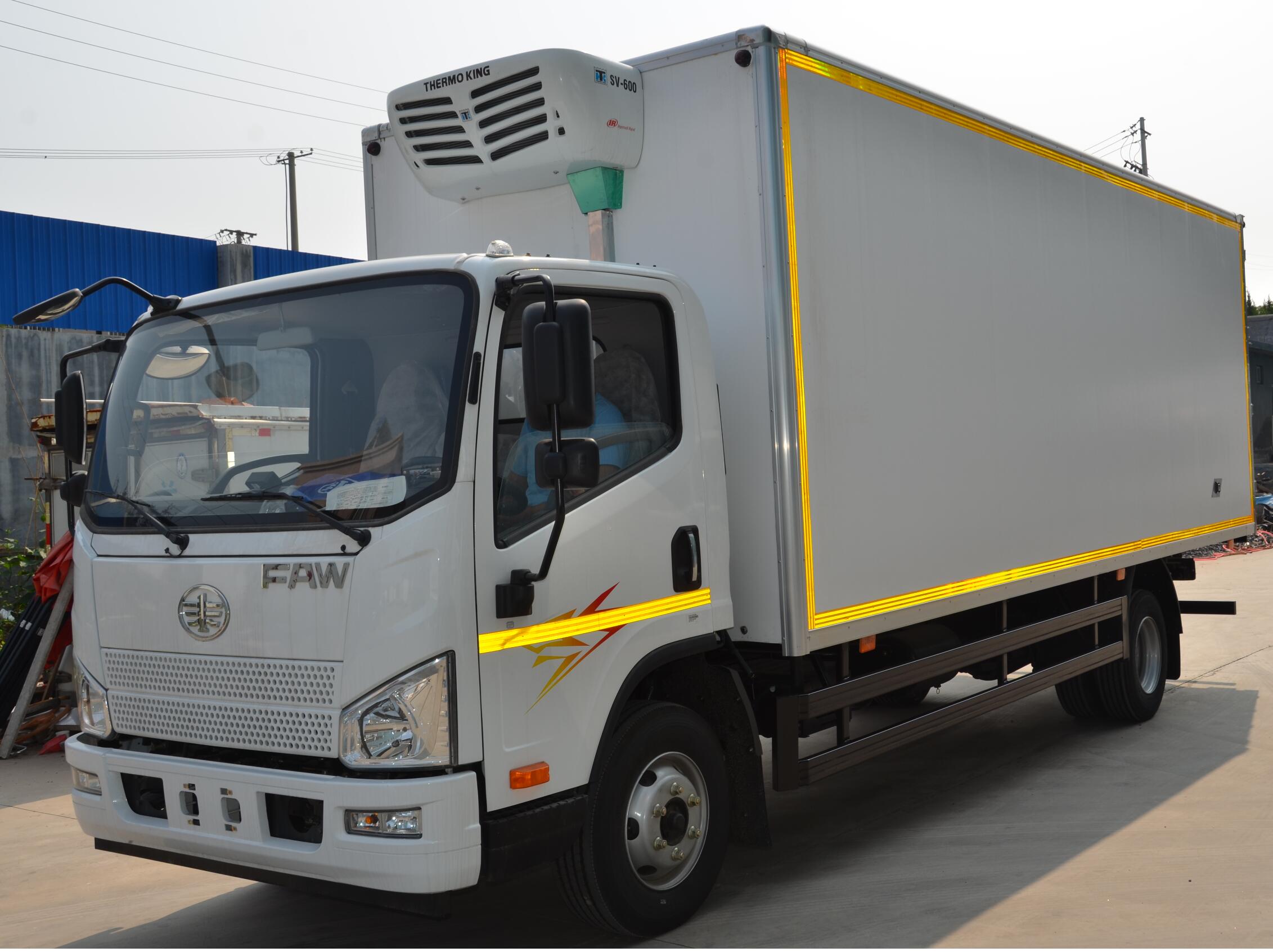 Xe container lạnh FAW Tiger-V 4x2